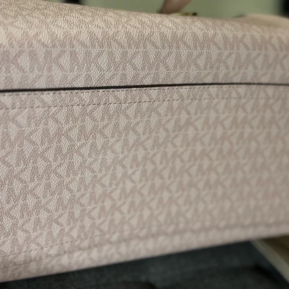 MICHAEL KORS- Medium Travel Duffle Weekender Luggage Bag Powder Blush - Picture 7 of 8